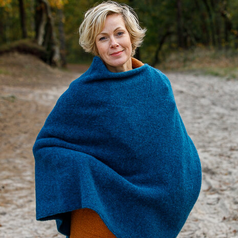 Poncho Maud, Blauw