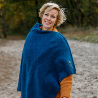 Poncho Maud, Blauw